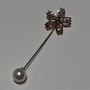 Vintage Light Purple Cubic Zirconia Flower and Pearl Gold Tone Brooch Stick Pin